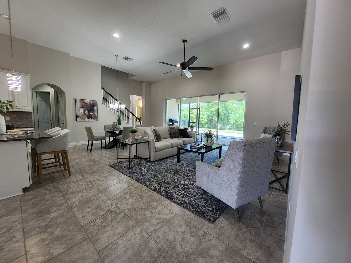 Land O Lakes Estate Interior View 9
